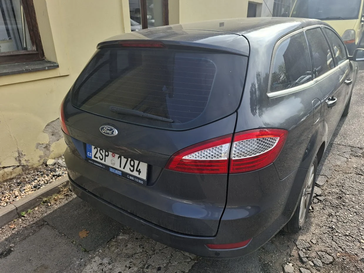 Prodej osobního automobilu Ford Mondeo