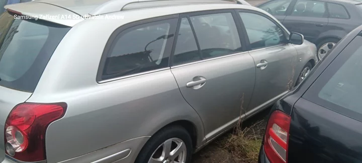 TOYOTA AVENSIS – první evidence 2006, nepojízdné