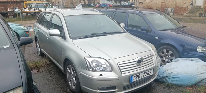TOYOTA AVENSIS – první evidence 2006, nepojízdné