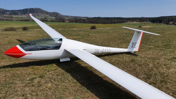 Kluzák Ventus C, rok výroby 1986, výrobce Schempp-Hirth Glugzeugbau GmbH s příslušenstvím