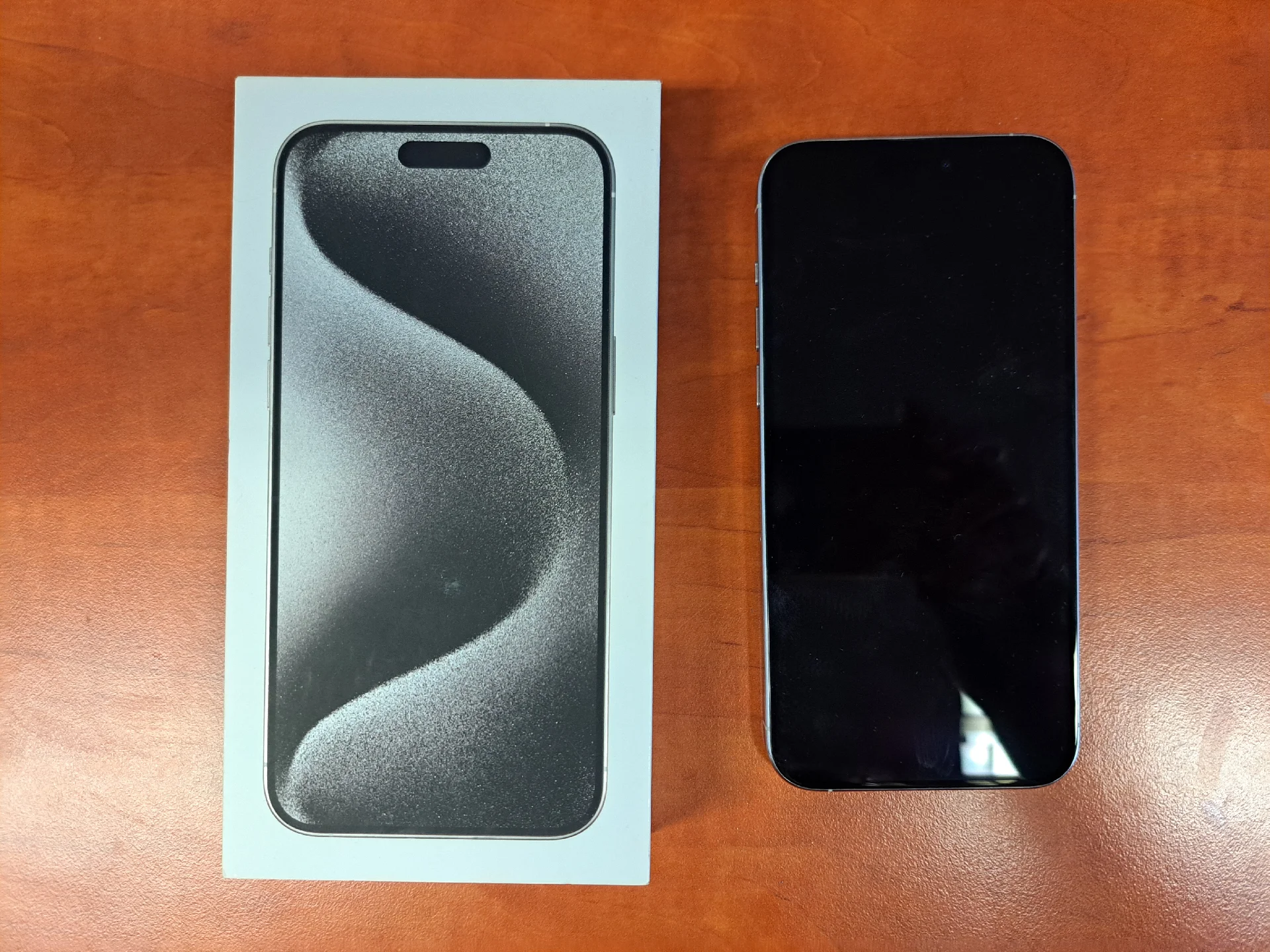 Mobilní telefon iPhone 15 PRO MAX WHITE 256GB-CAM