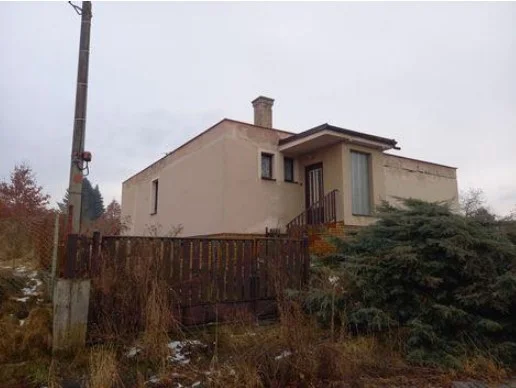 Spoluvlastnický podíl 1/6 orná půda, trvalý travní porost, rodinný dům - Morašice