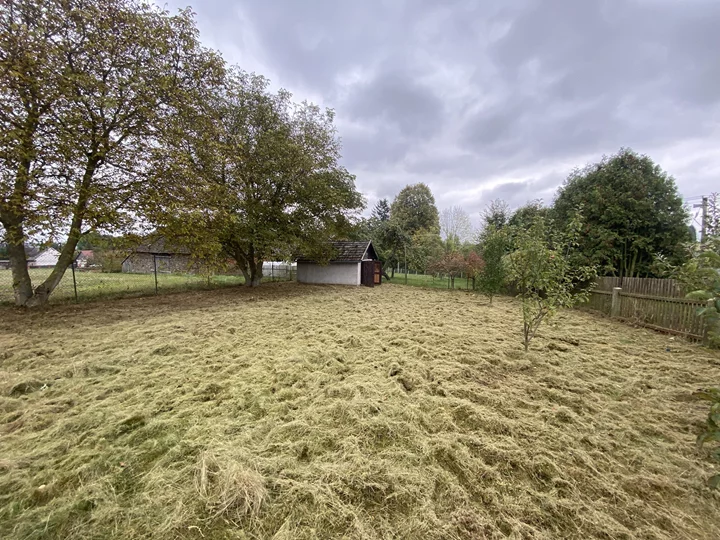 Podíl 1/5 na pozemku s chatou - obec Číhošť