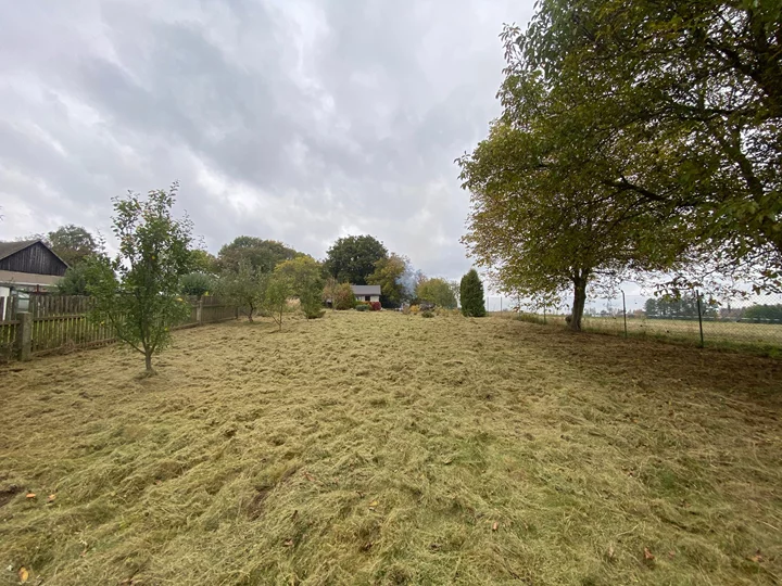 Podíl 1/5 na pozemku s chatou - obec Číhošť