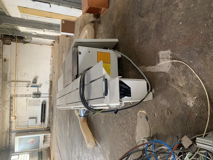 Pila SCM, SI 300 N