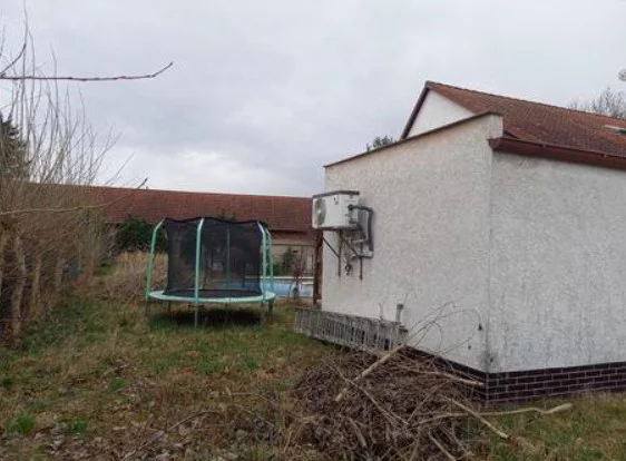 Spoluvlastnický podíl ½  pozemek, stavba rodinného domu – Černá u Bohdanče