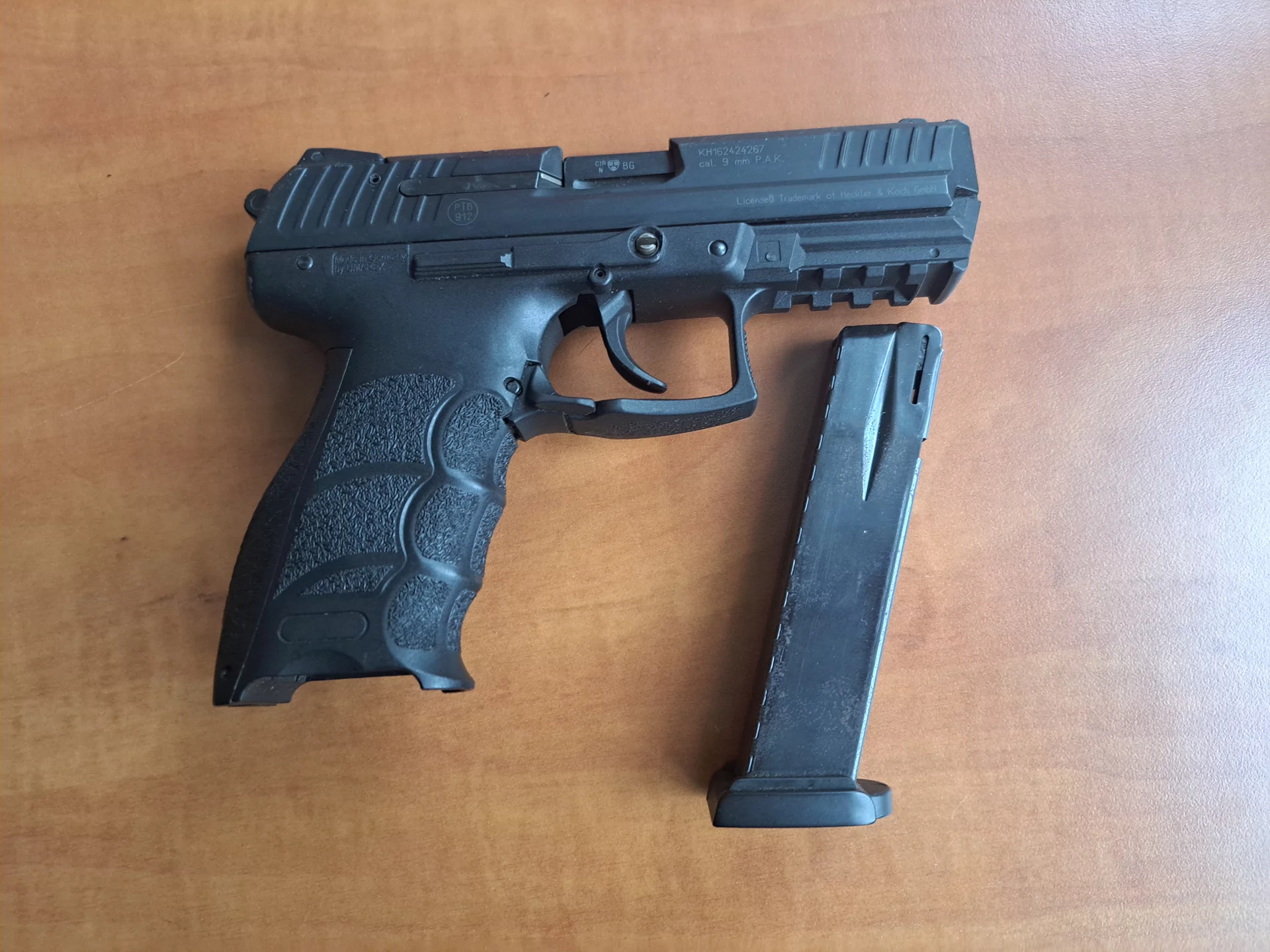 Plynová pistole KH, Hackle Koch P30 9 mm