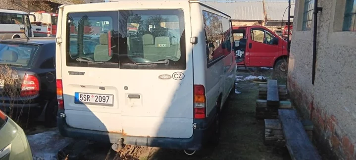 FORD TRANSIT 300S – bez motoru