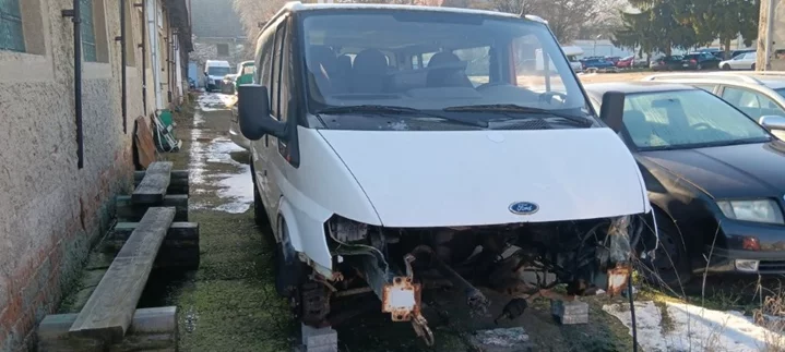 FORD TRANSIT 300S – bez motoru