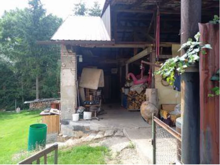 Prodej zajištěného majetku - podíl o velikosti 1/2 na stavební parcele s vedlejší stavbou a na pozemku ostatní plocha, Ohrazenice u Turnova