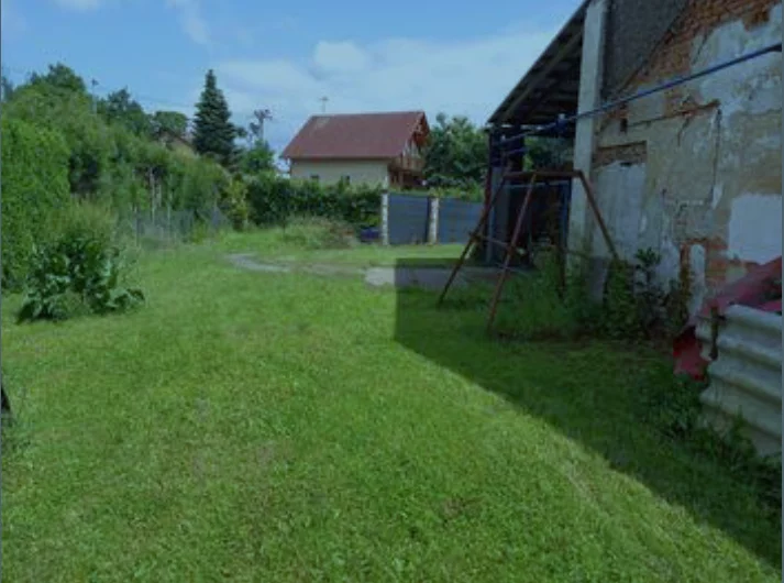 Prodej zajištěného majetku - podíl o velikosti 1/2 na stavební parcele s vedlejší stavbou a na pozemku ostatní plocha, Ohrazenice u Turnova