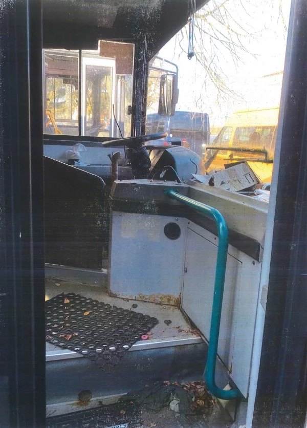 2 autobusy KAROSA